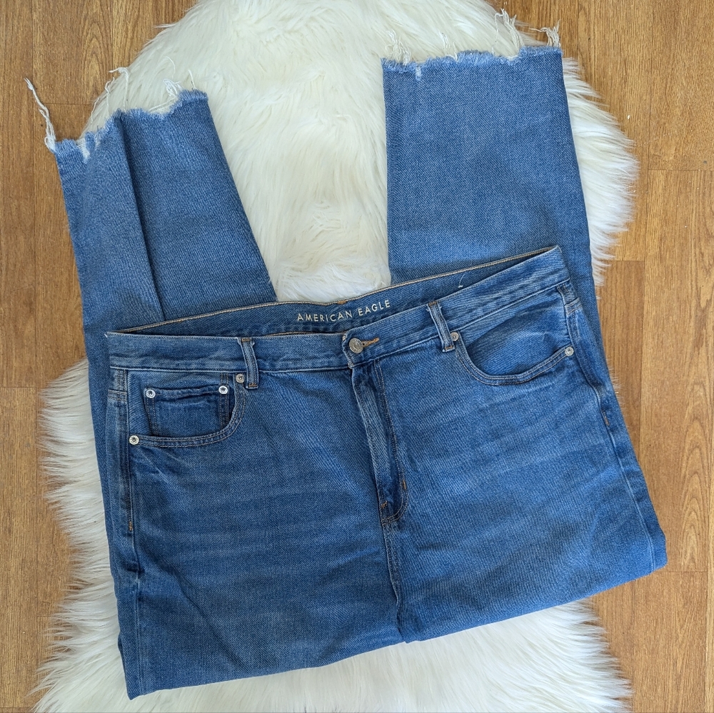 American Eagle Mom Jean Medium Wash